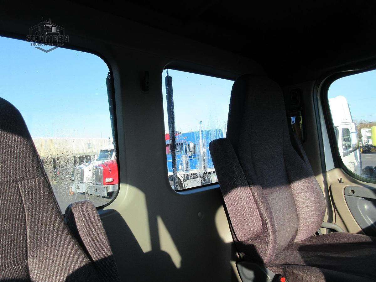Used 2018 FREIGHTLINER CASCADIA 113