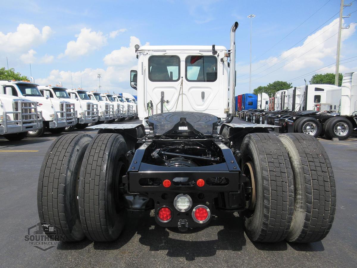 Used 2020 FREIGHTLINER CASCADIA 126