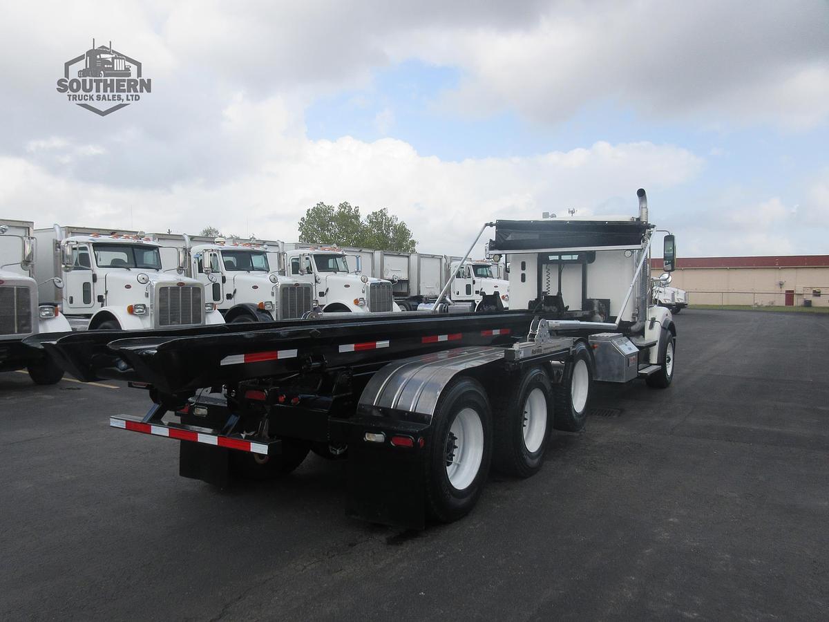 Used 2016 FREIGHTLINER CORONADO 122 SD