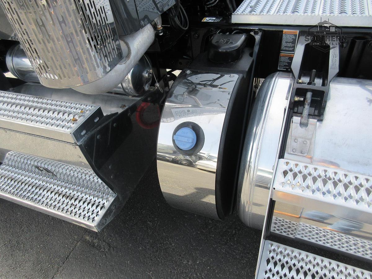 Used 2025 PETERBILT 567