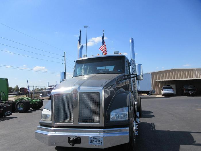 Used 2017 KENWORTH T880