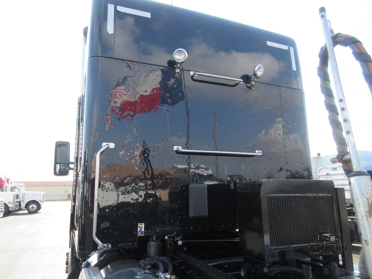 Used 2023 KENWORTH T880