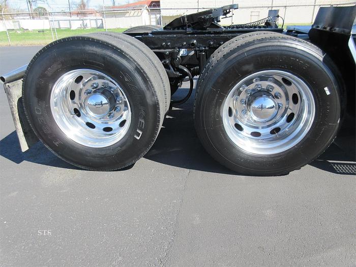 Used 2018 PETERBILT 389