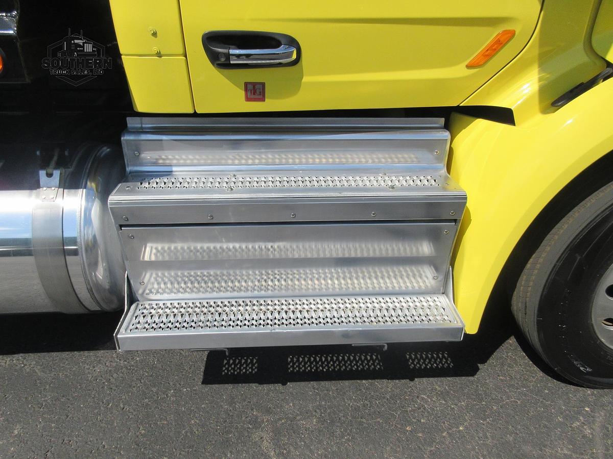 Used 2021 PETERBILT 579