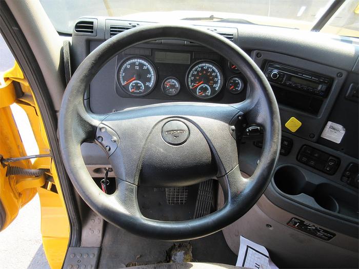 Used 2016 FREIGHTLINER CASCADIA 125