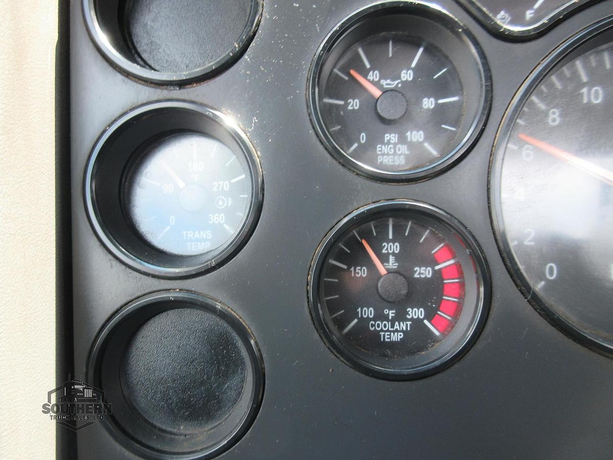 Used 2014 MACK PINNACLE CXU613