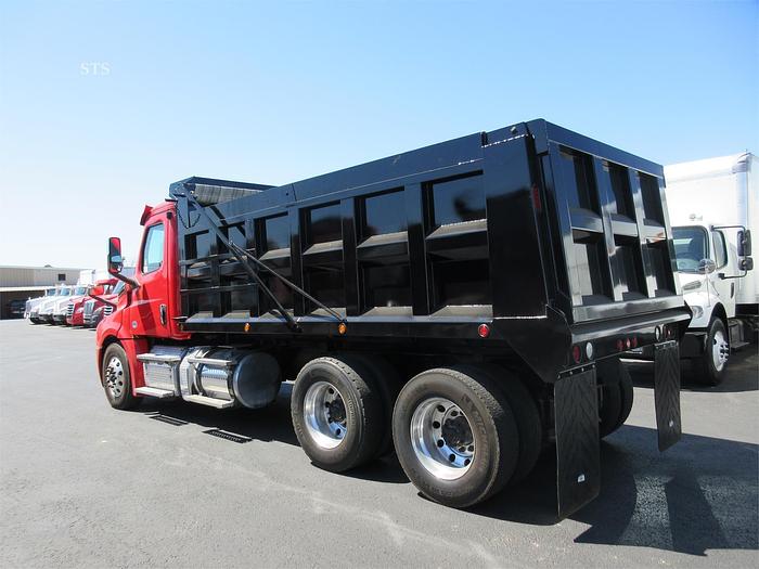 Used 2019 FREIGHTLINER CASCADIA 126