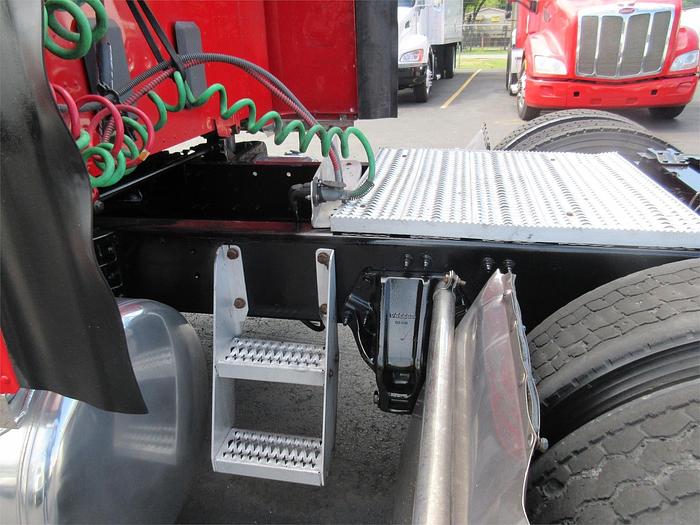 Used 2015 PETERBILT 579