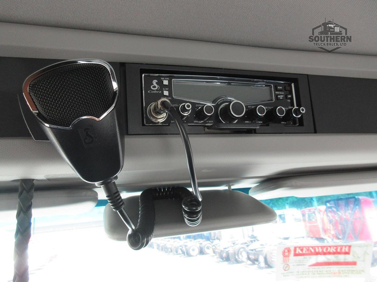 2025 KENWORTH T880