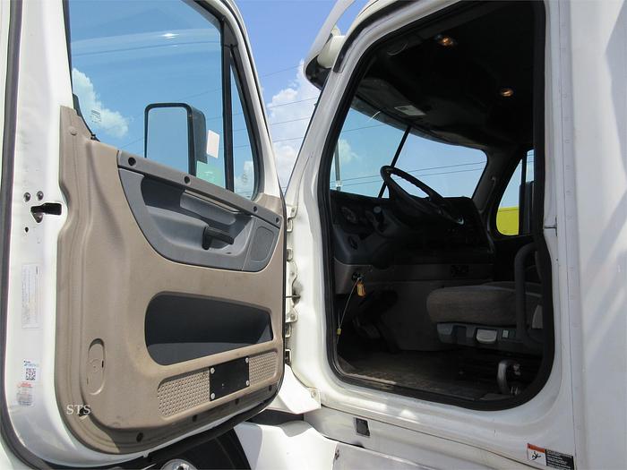 Used 2017 FREIGHTLINER CASCADIA 125