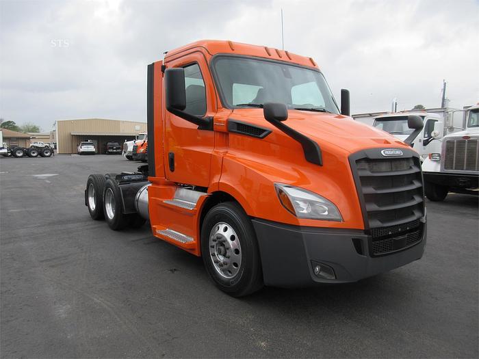 Used 2018 FREIGHTLINER CASCADIA 116