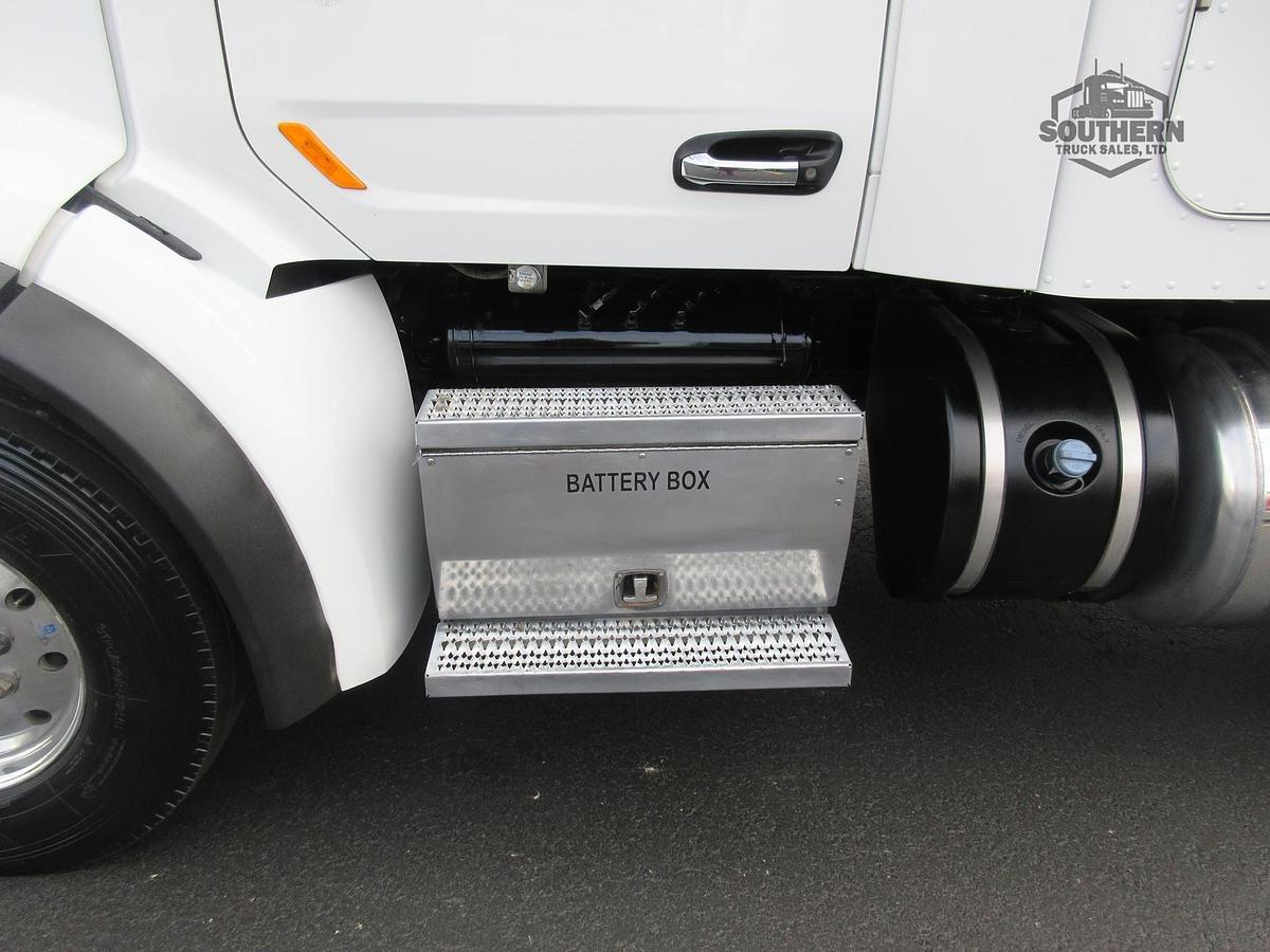 Used 2019 PETERBILT 567