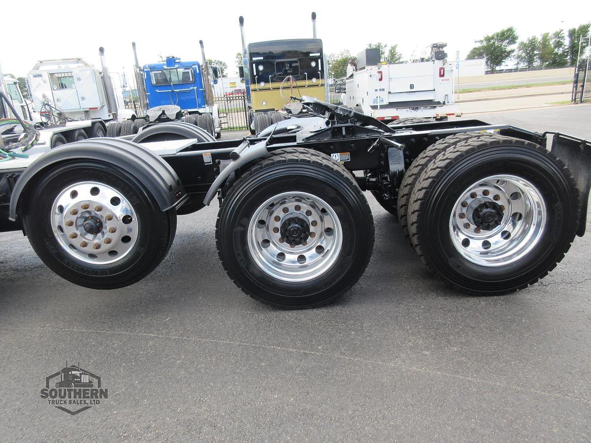 Used 2025 PETERBILT 567