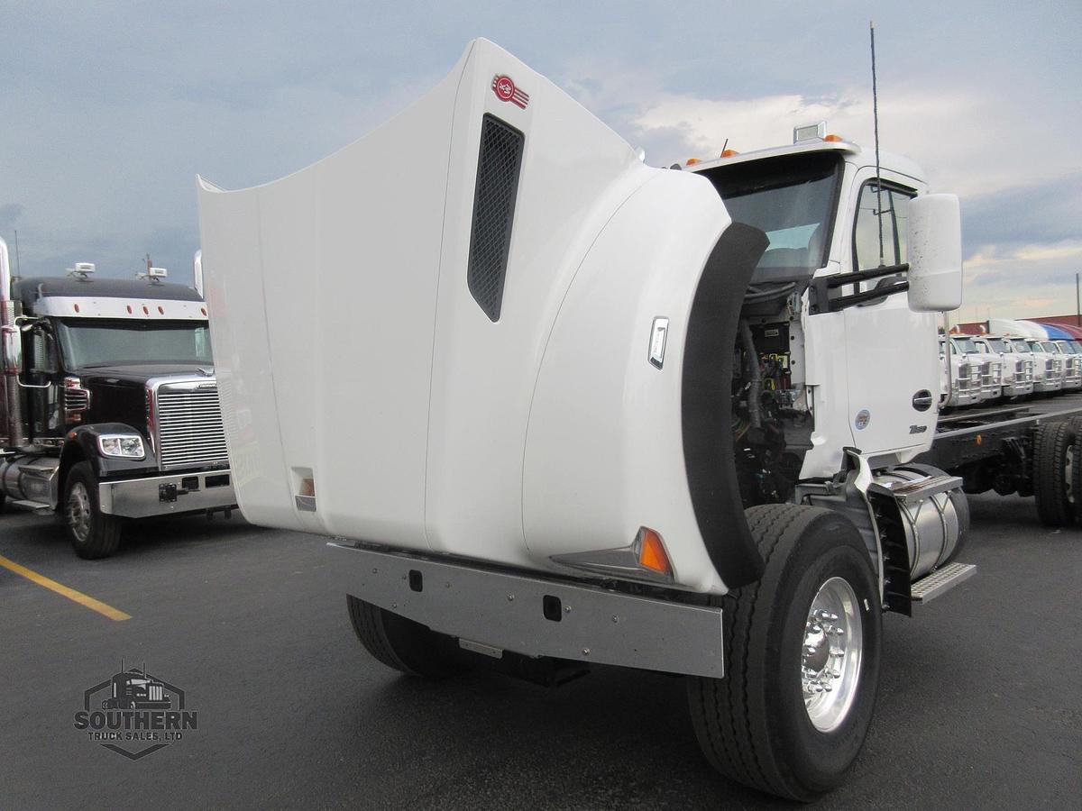 Used 2025 KENWORTH T880