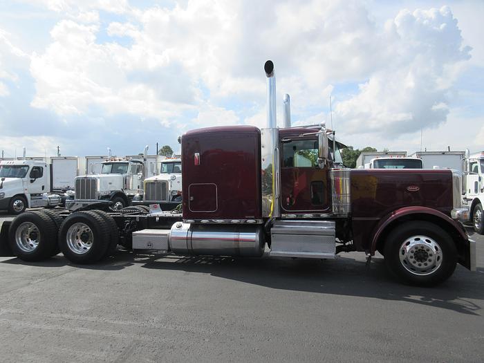 Used 2019 PETERBILT 389