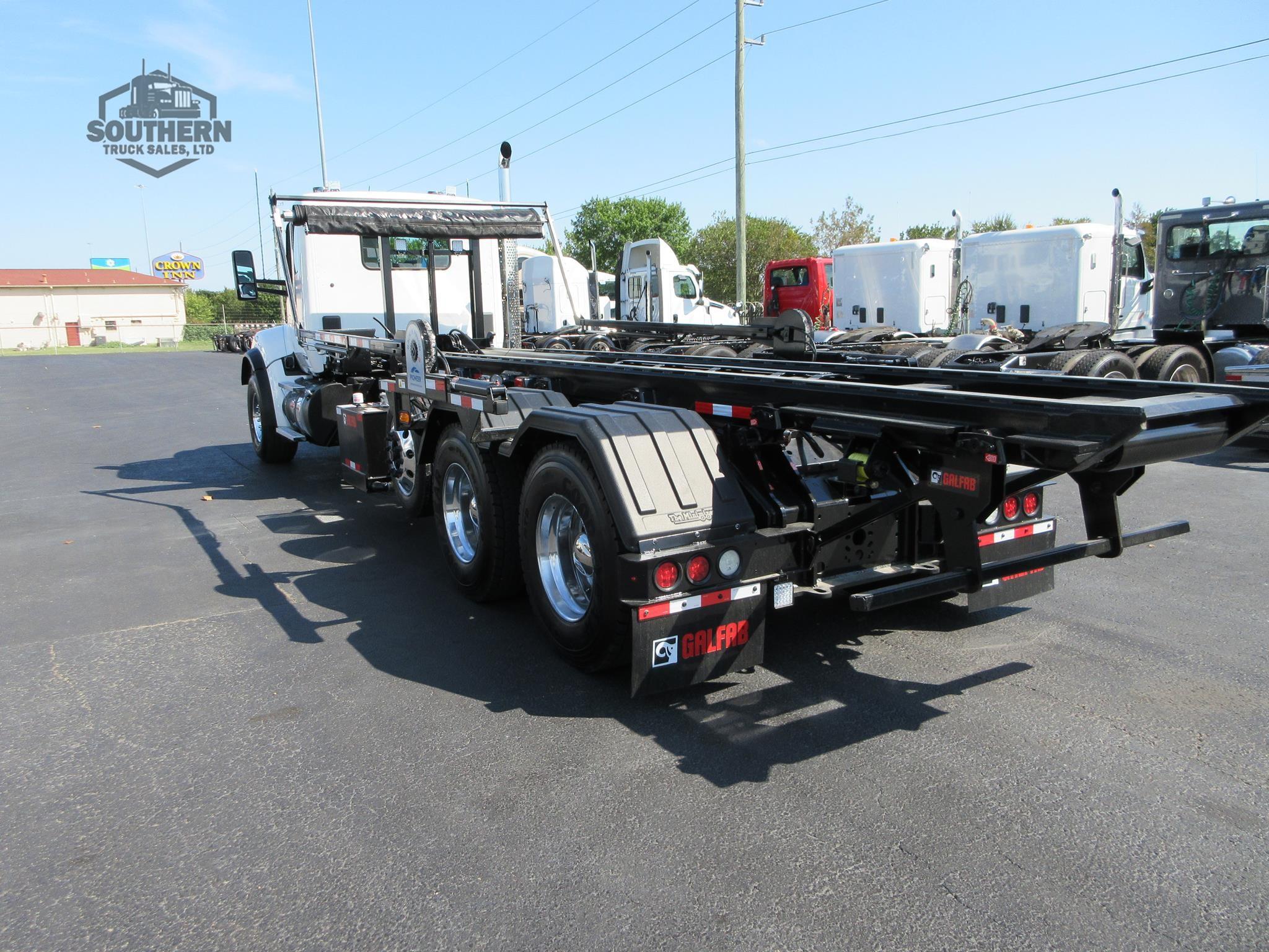 2025 KENWORTH T880