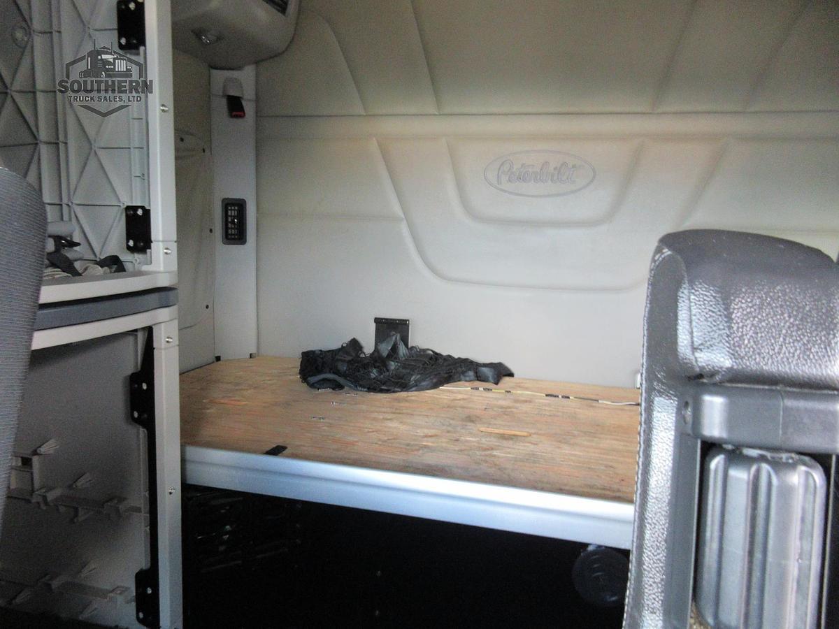 Used 2021 PETERBILT 567