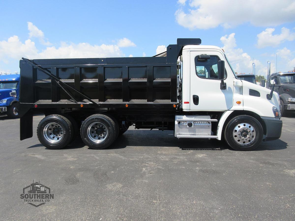 Used 2019 FREIGHTLINER CASCADIA 113