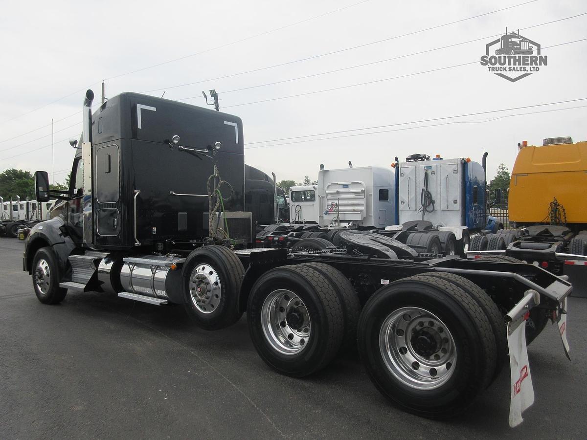 Used 2023 KENWORTH T880