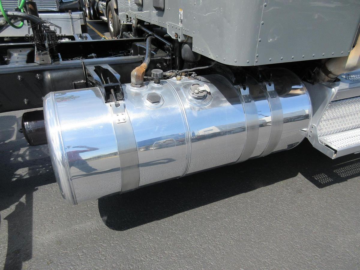 Used 2023 PETERBILT 567