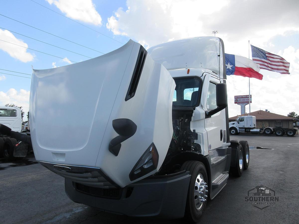 Used 2021 FREIGHTLINER CASCADIA 116