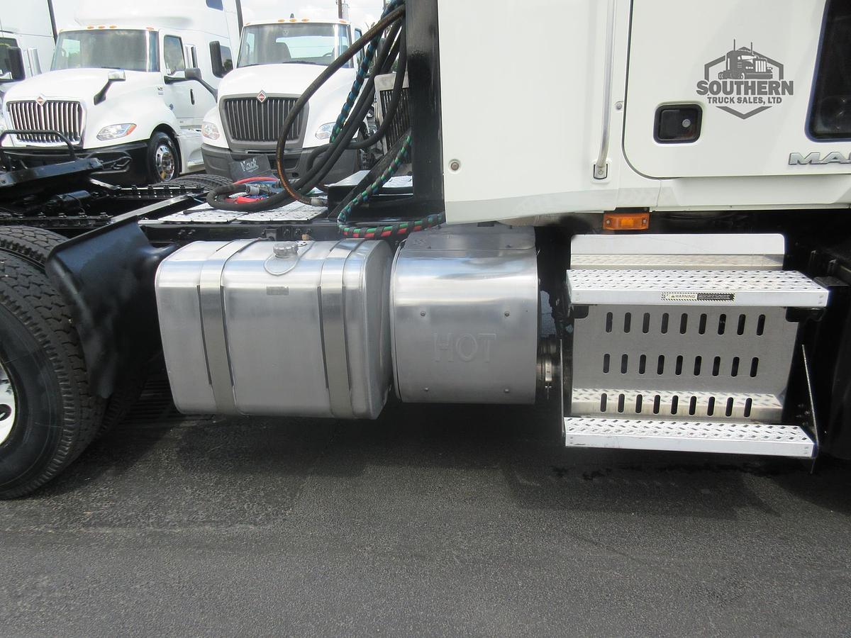 Used 2014 MACK PINNACLE CXU613