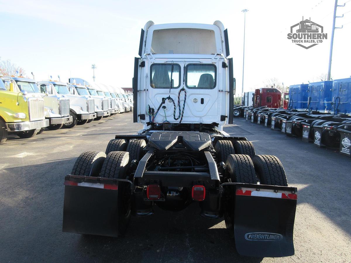 Used 2018 FREIGHTLINER CASCADIA 113