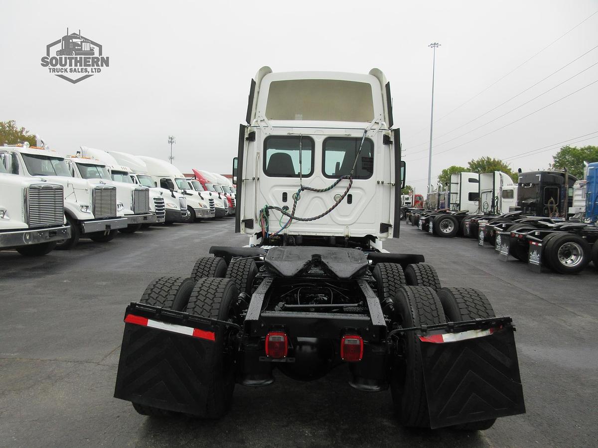 Used 2018 FREIGHTLINER CASCADIA 113