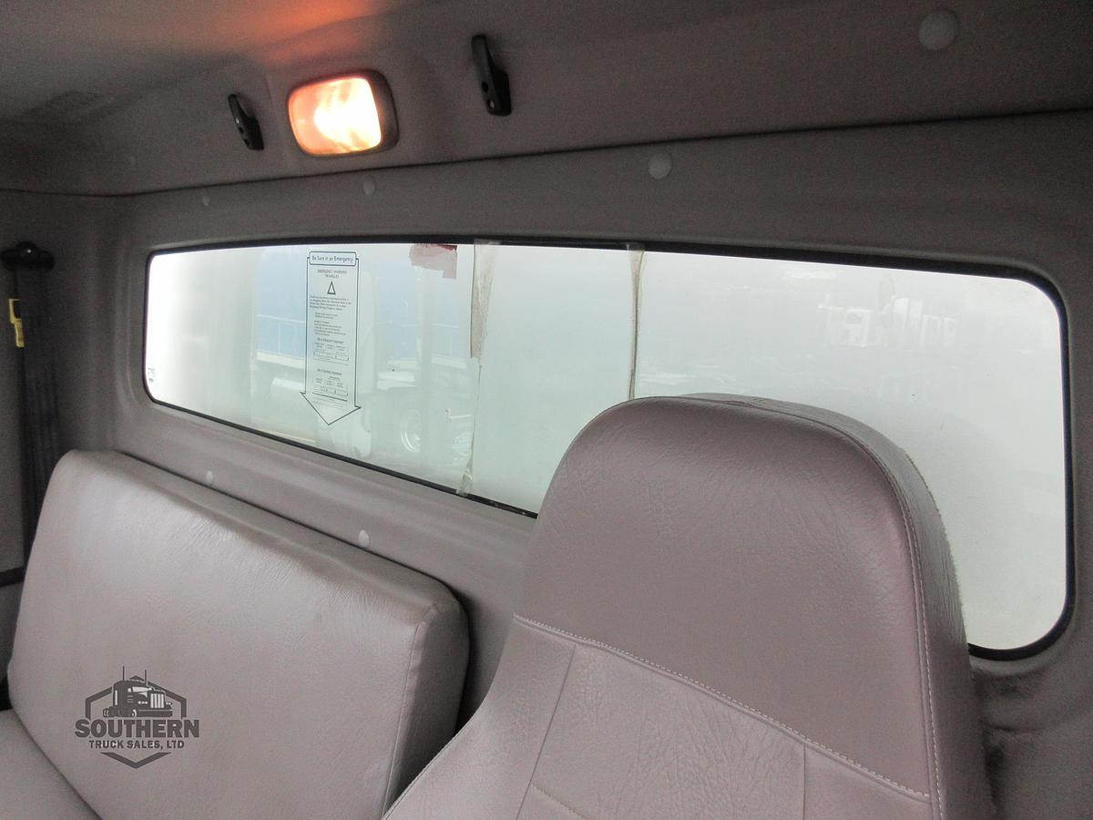 Used 2017 FREIGHTLINER BUSINESS CLASS M2 106