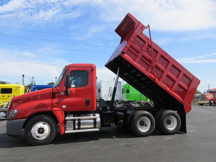 Used 2017 FREIGHTLINER CASCADIA 125