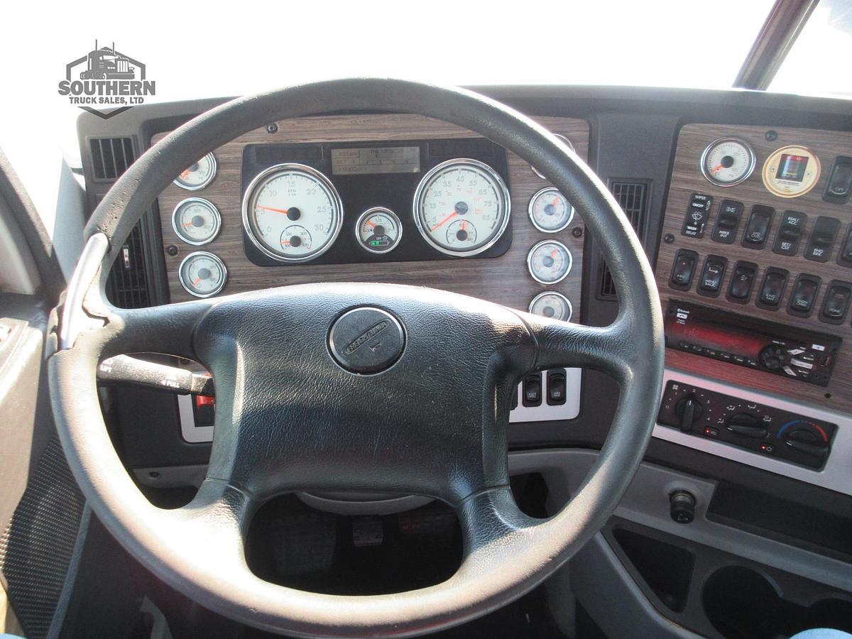 Used 2018 FREIGHTLINER 122SD