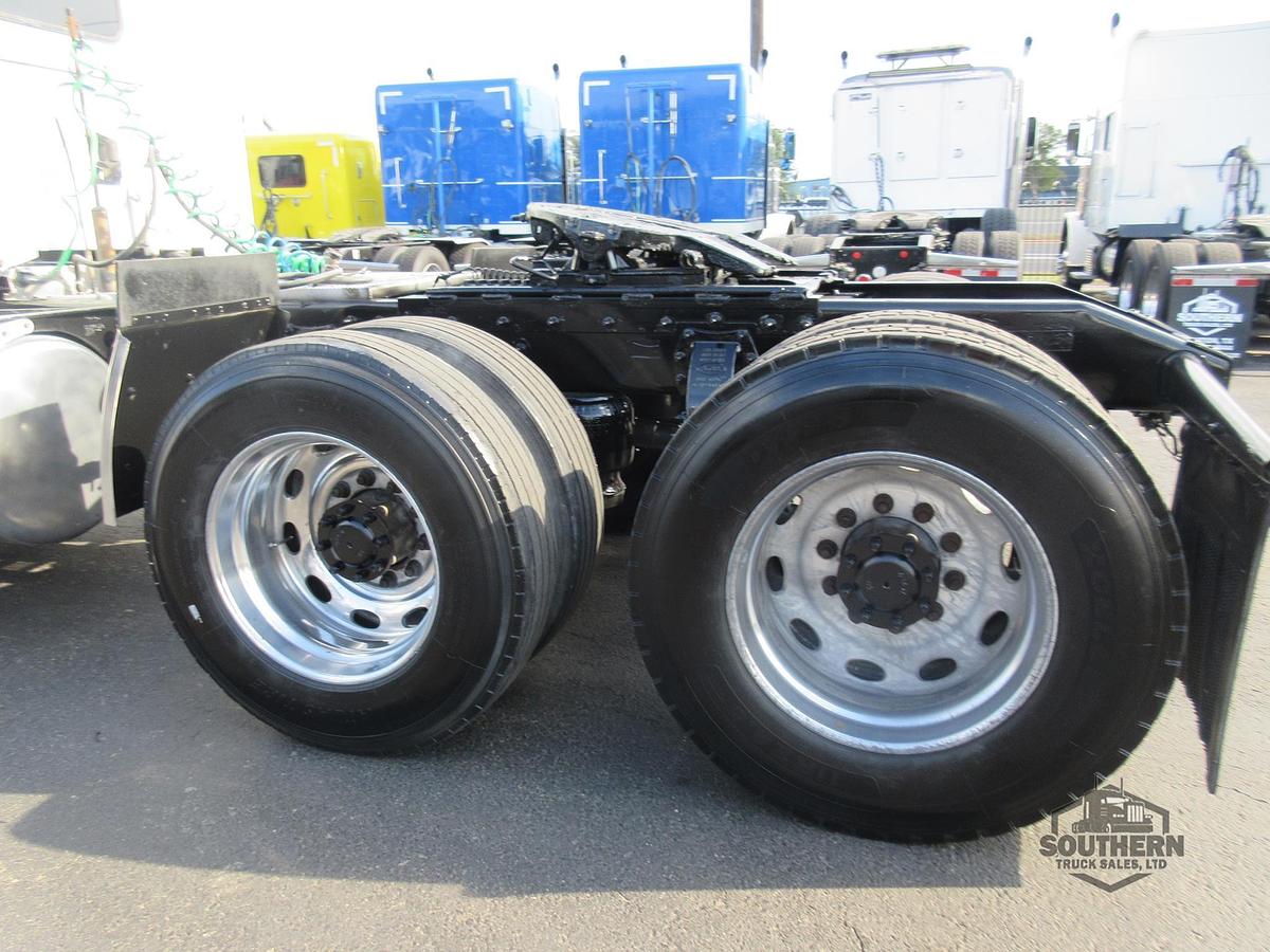 Used 2016 PETERBILT 389