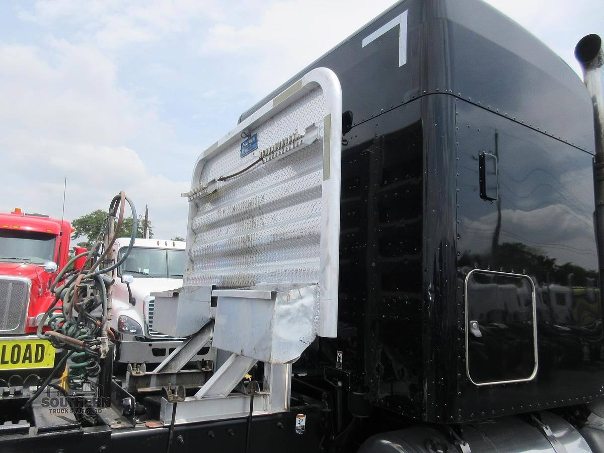 Used 2023 PETERBILT 567