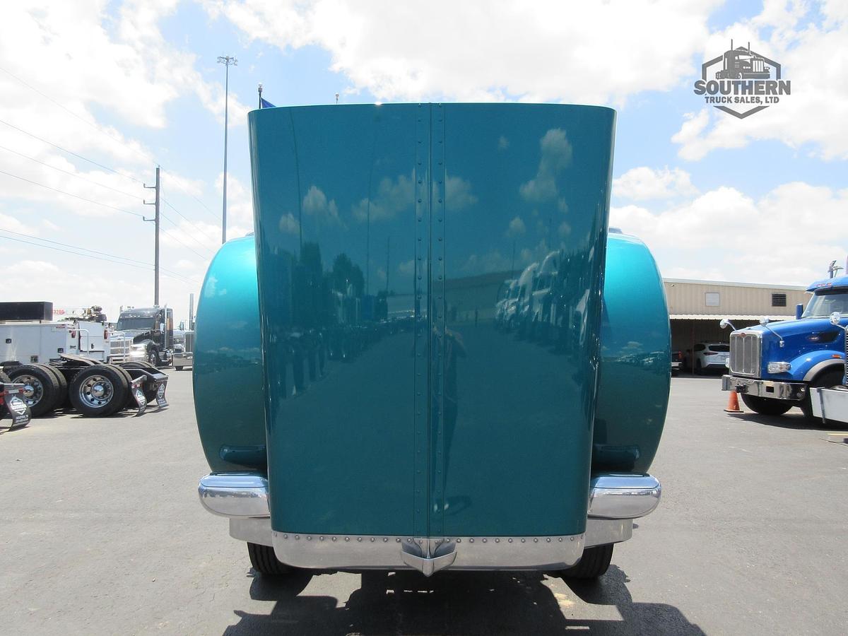 Used 2022 PETERBILT 389