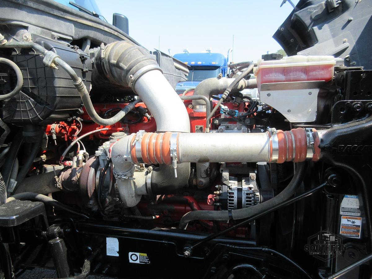 Used 2015 PETERBILT 567