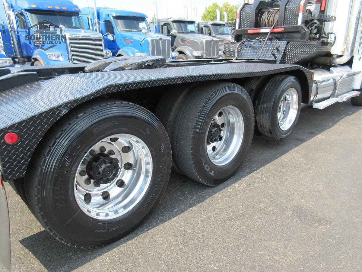 Used 2018 FREIGHTLINER CORONADO 122 SD