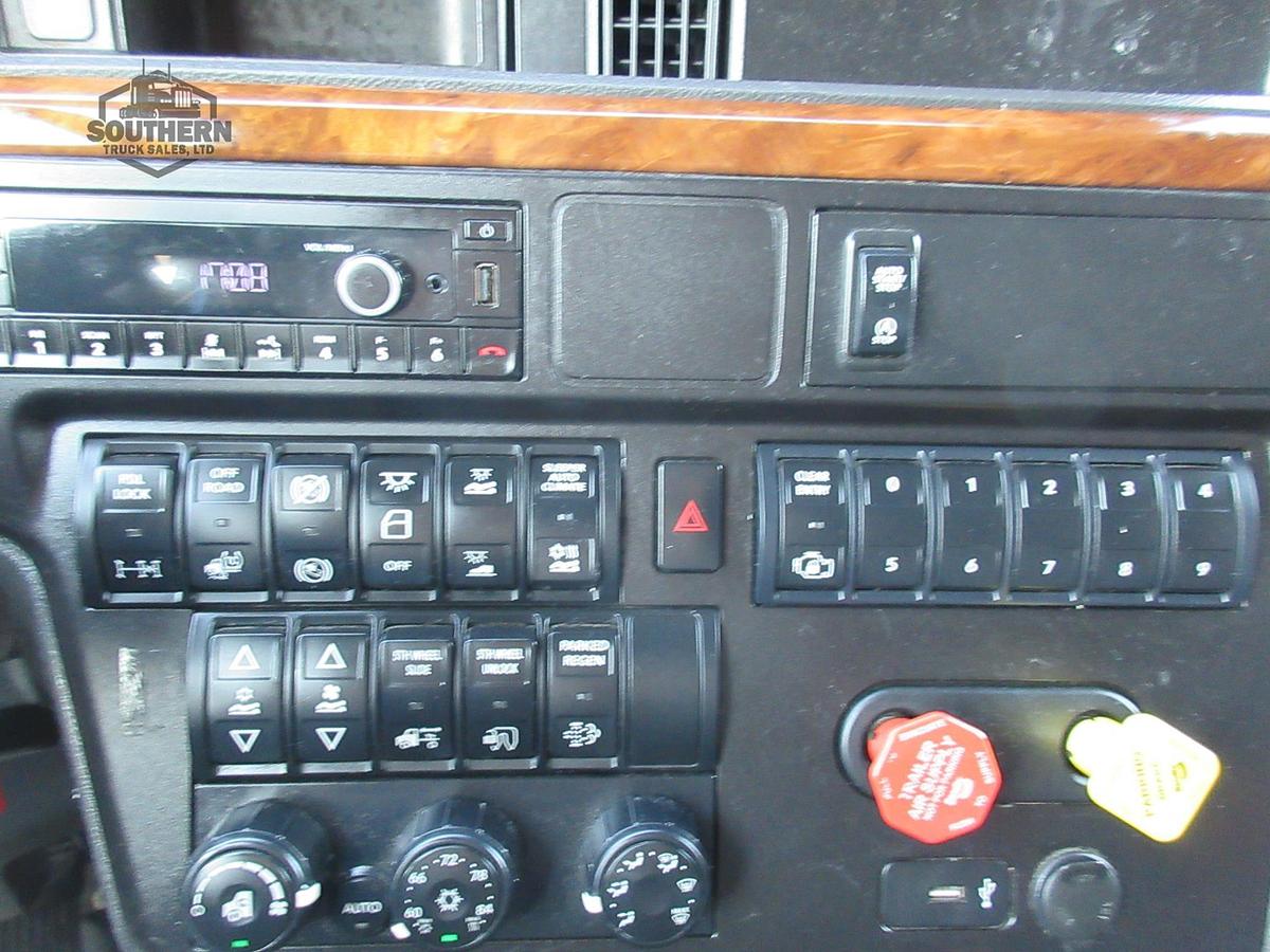 Used 2021 INTERNATIONAL LT