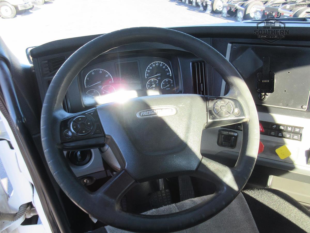 Used 2019 FREIGHTLINER CASCADIA 126