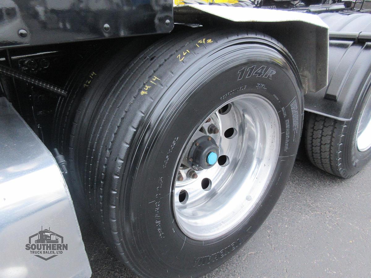 Used 2021 PETERBILT 567