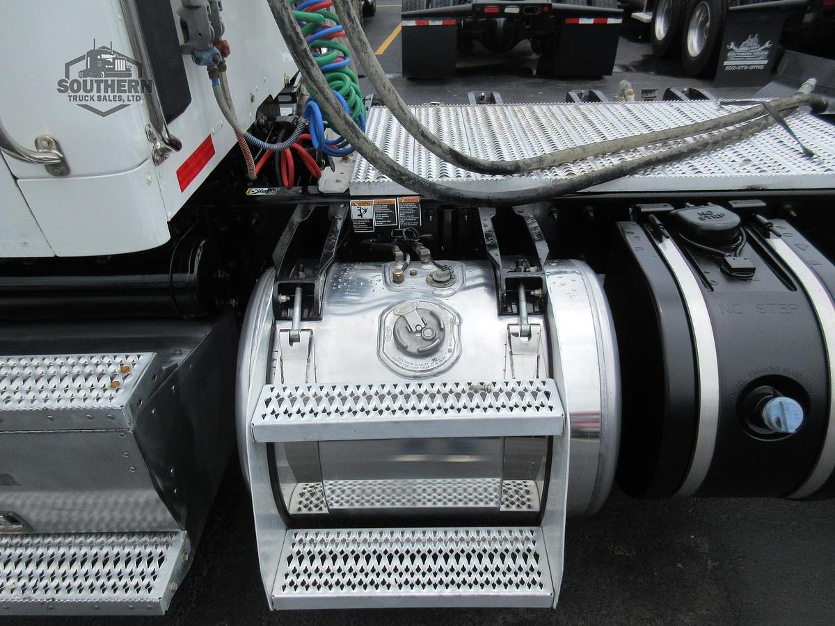 Used 2020 PETERBILT 567
