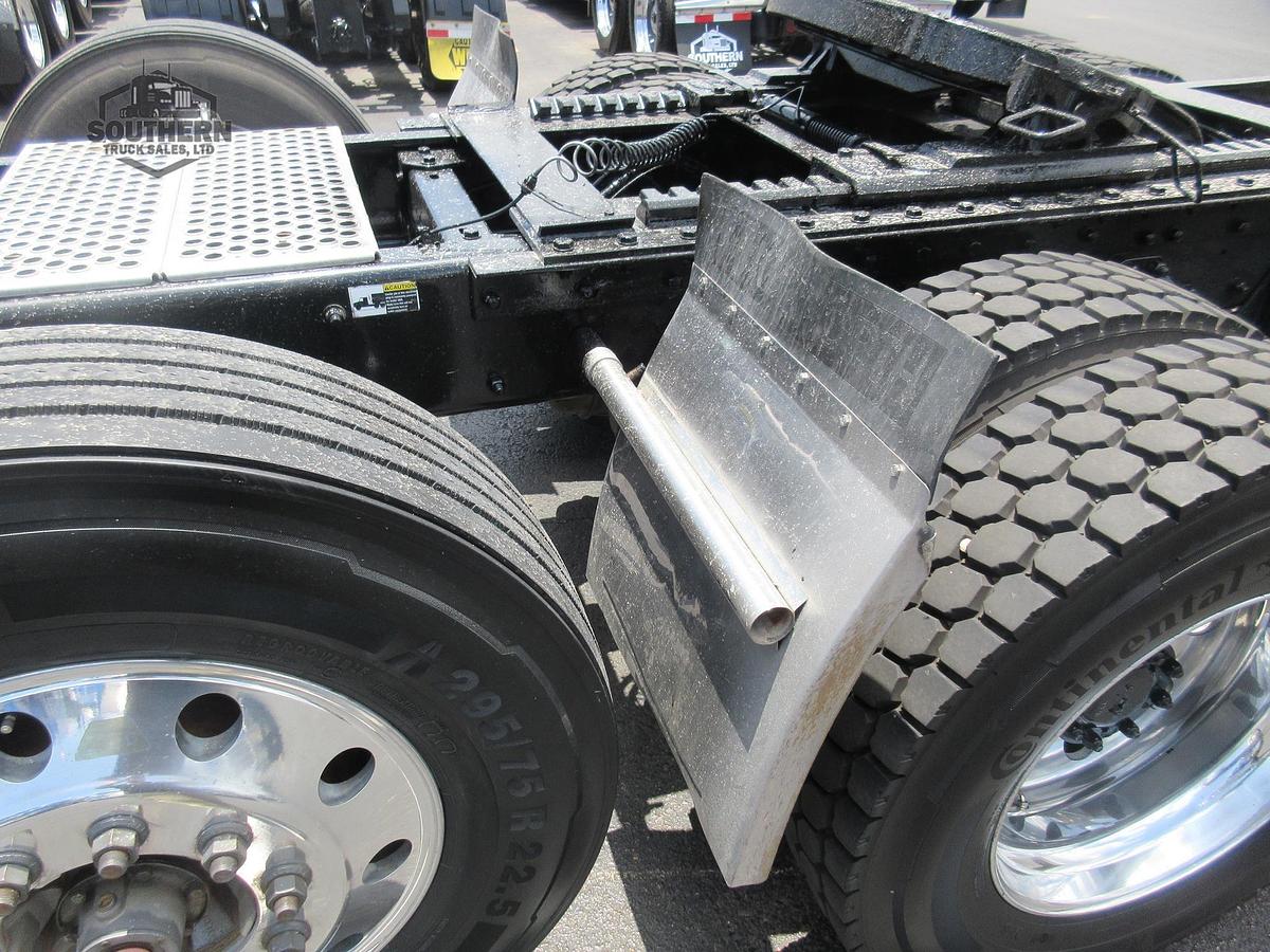 Used 2023 KENWORTH T880