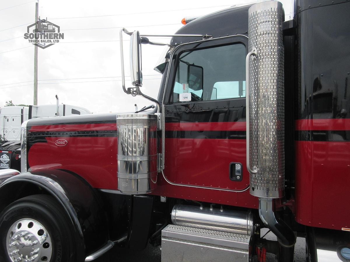 Used 2023 PETERBILT 389