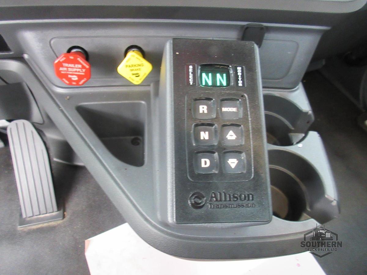 Used 2025 KENWORTH T880