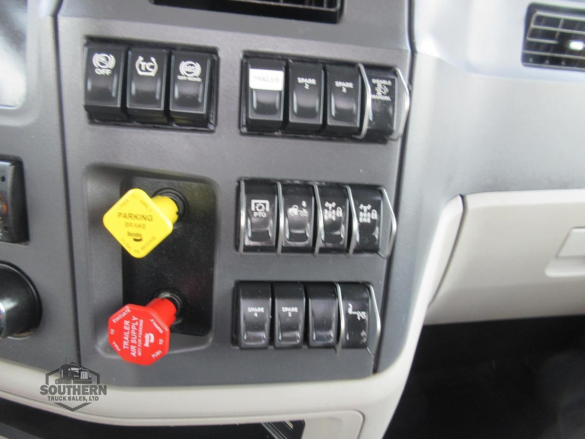 Used 2025 PETERBILT 567