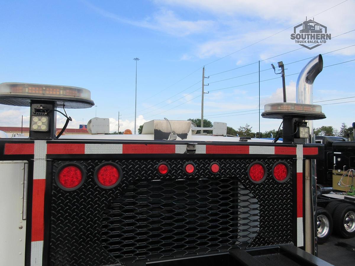 Used 2018 FREIGHTLINER CORONADO 122 SD