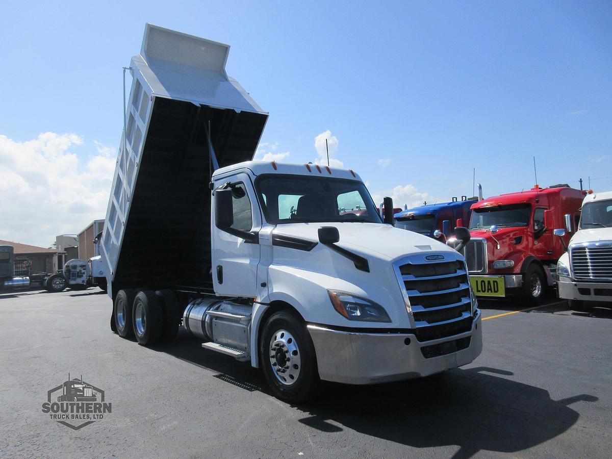 Used 2019 FREIGHTLINER CASCADIA 126