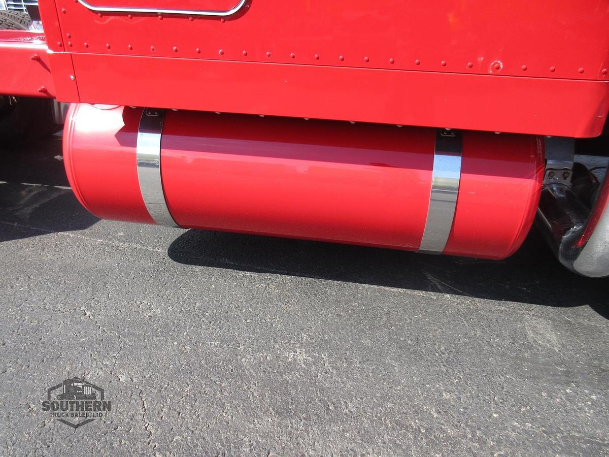 Used 2022 PETERBILT 389