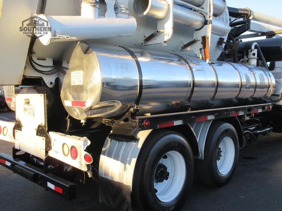Used 2013 KENWORTH T440
