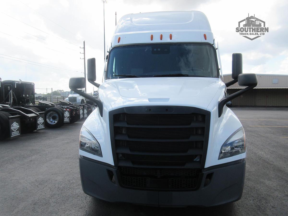 Used 2022 FREIGHTLINER CASCADIA 116