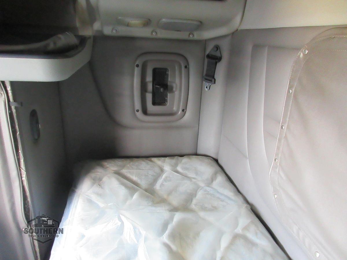 Used 2017 PETERBILT 389